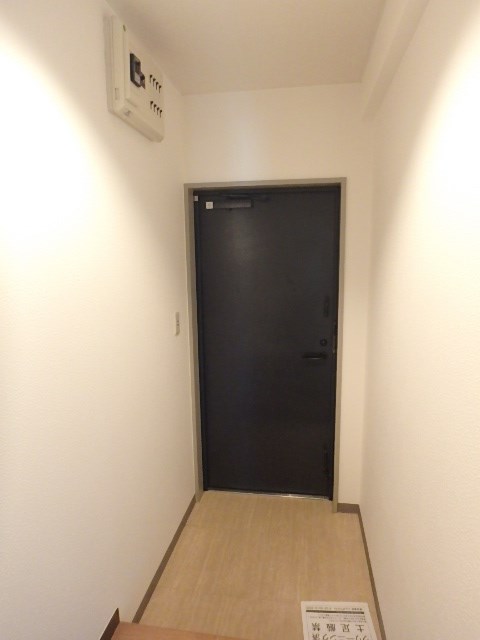 クリスタルタワー 玄関