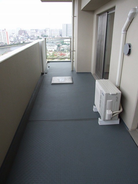 ロイヤルパークス新田 ベランダ