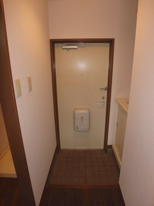 新潮通り一番館 玄関