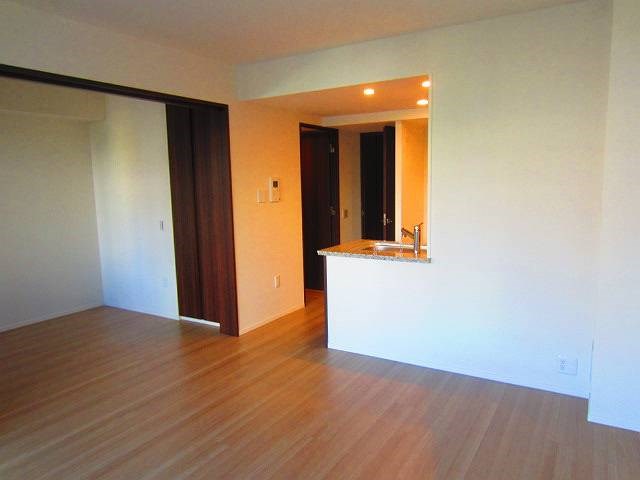 プラウド王子本町ディアージュ リビング