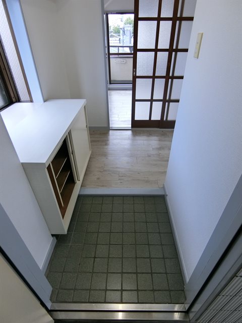 ハイツメルン  玄関