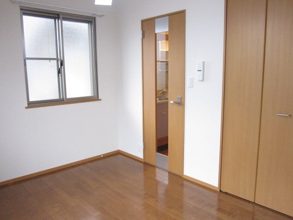 アミークリスタル ベッドルーム