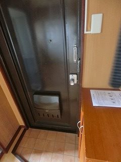 アライハイツ 玄関