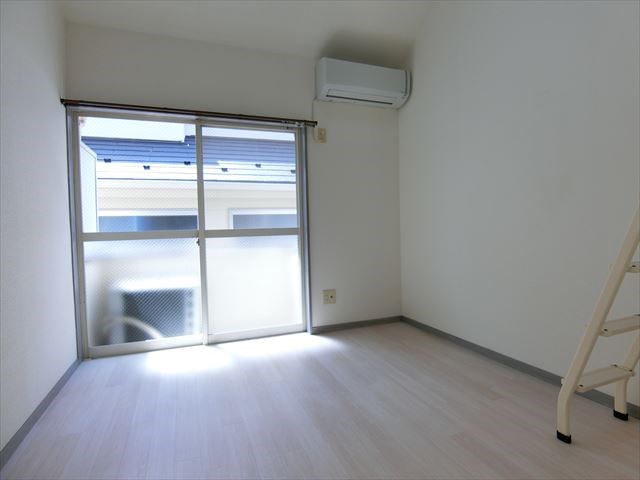 ハイツ藤 ベッドルーム