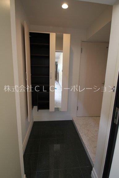 ソラシエスタ 玄関