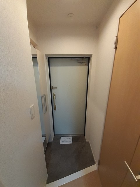 ISLA VISTA日本橋 玄関
