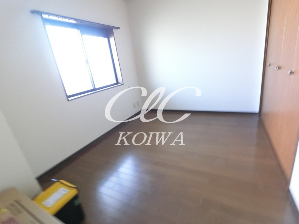 パインホームズ ベッドルーム