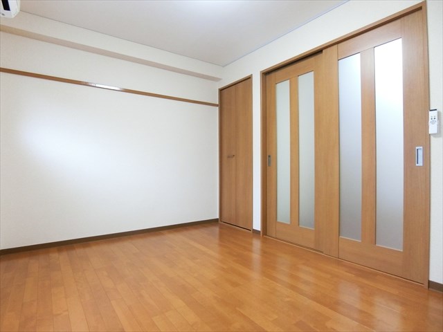 石本ビル ベッドルーム