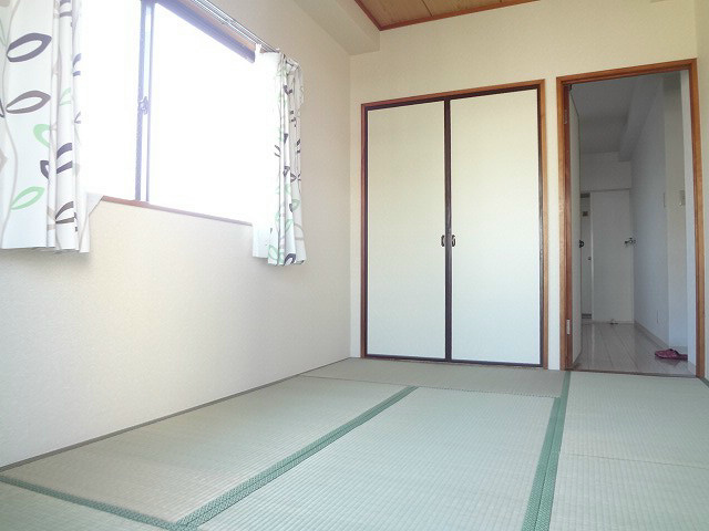 ブライトネス ベッドルーム