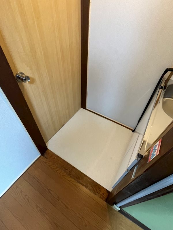 楢原荘  玄関