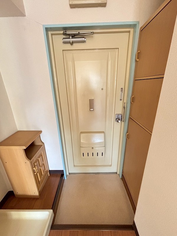 石井ハイツ 玄関