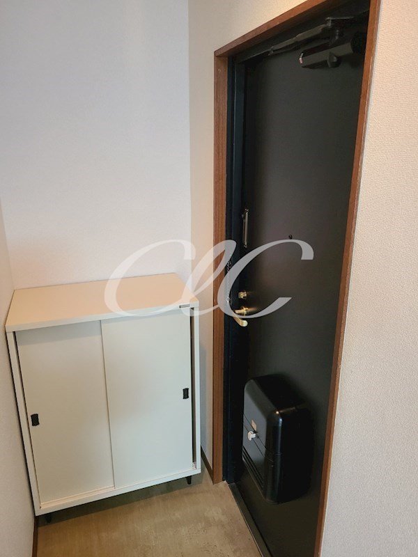 E　フィールド 玄関