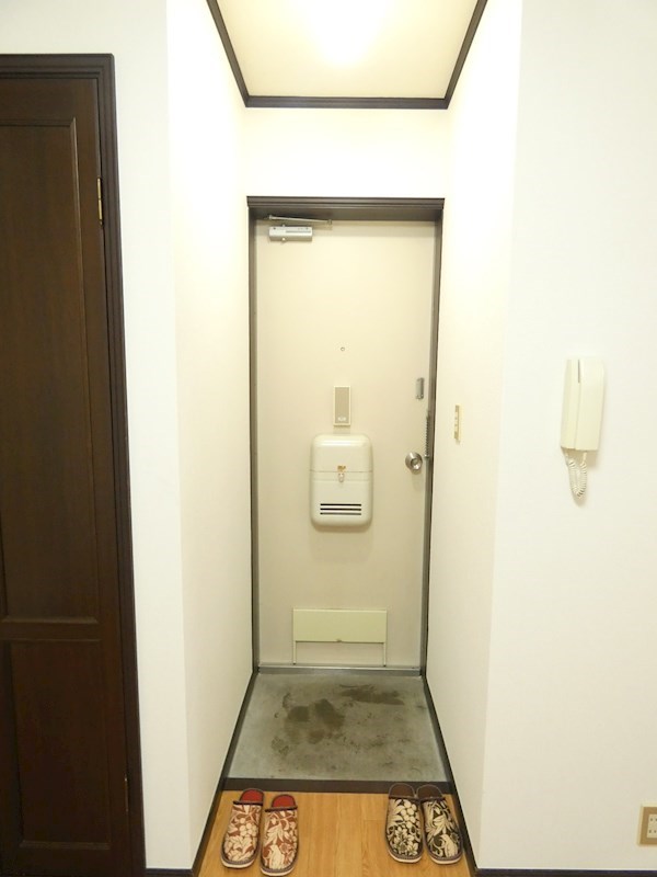 乙顔コーポ  玄関