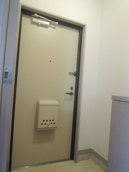 増渕ビル    玄関