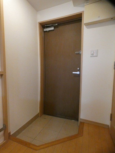 ロワール浅草花川戸 玄関