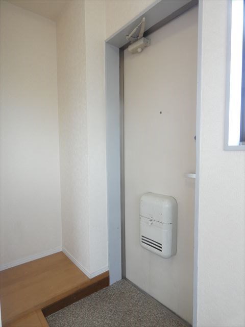 エムイーシービル 玄関