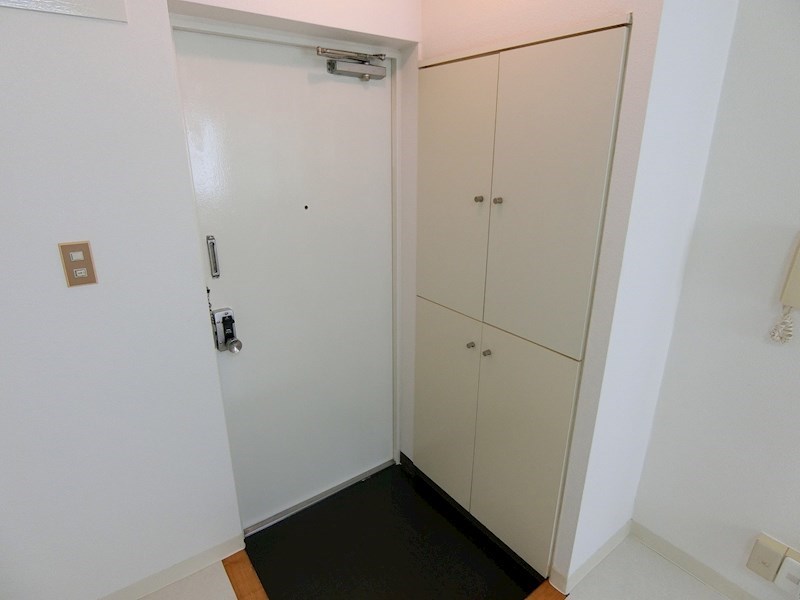 小泉ビル 玄関