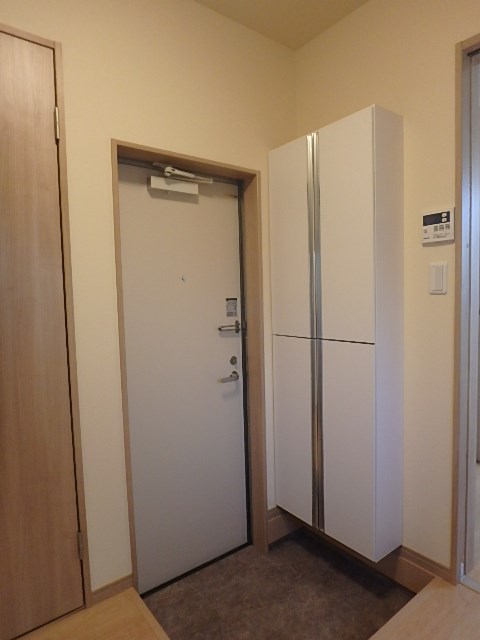 リアメゾンＴＨ 玄関