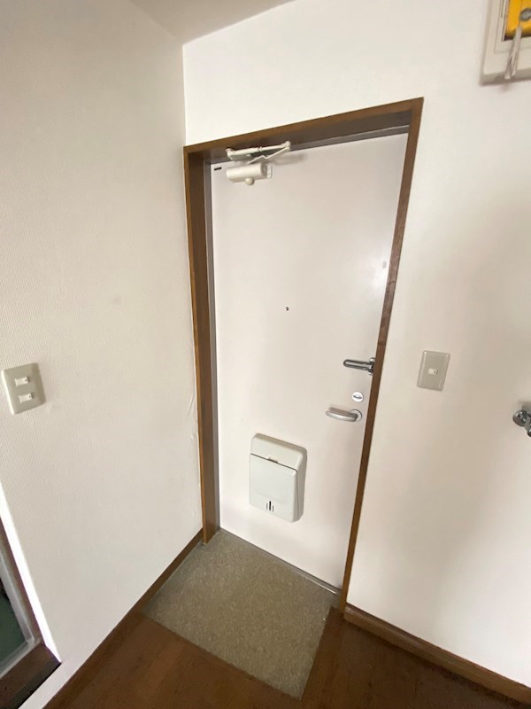 グランパレス王子  玄関