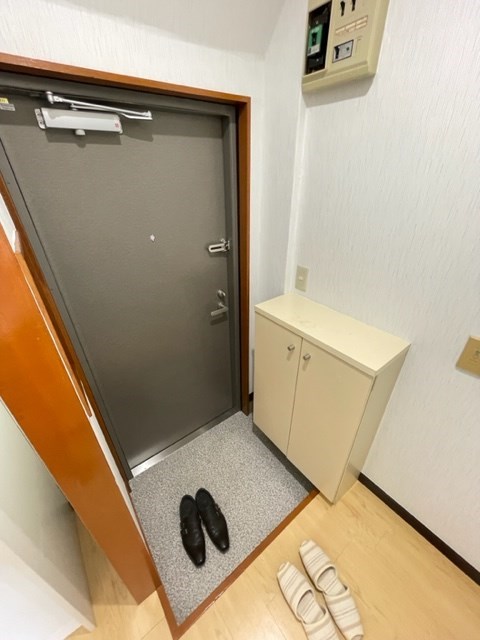 ハイム本一色  玄関