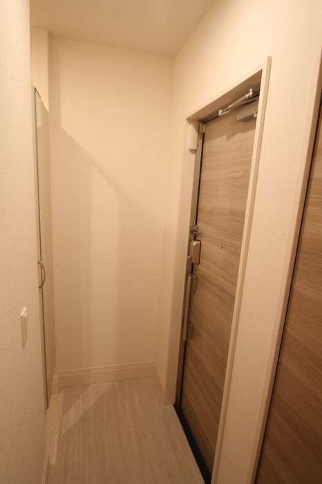 ラウレア六町 玄関