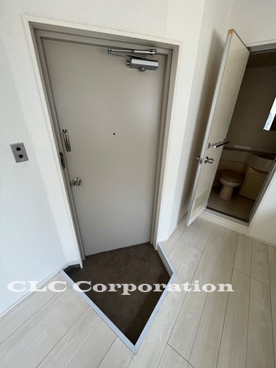 バンビ第4ビル 玄関