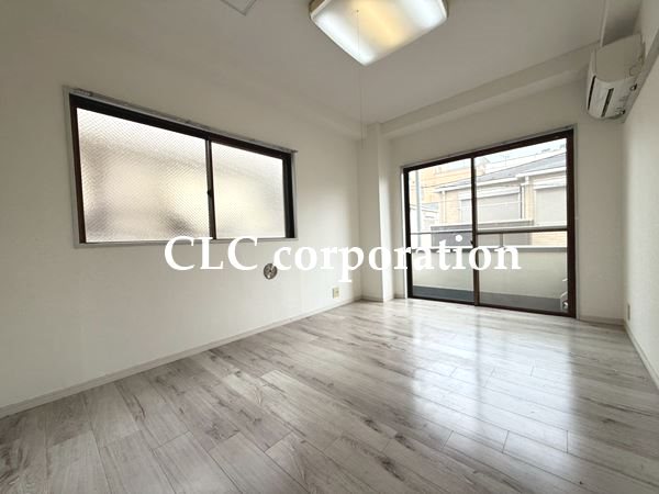 AIKUビル リビング