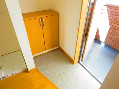 グランドバースA 玄関