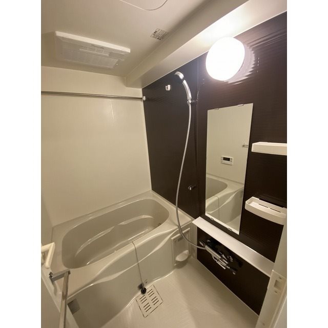 コンフォリア・リヴ千住 風呂画像