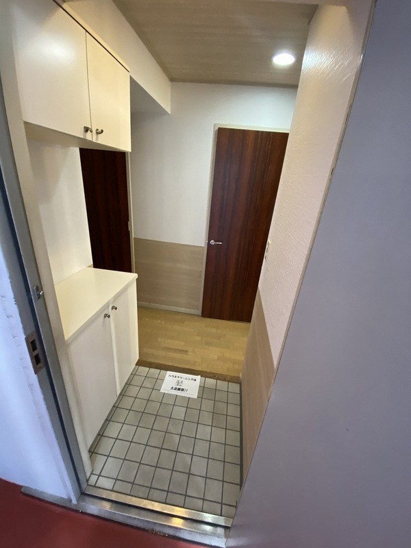 フリージア浅草 玄関