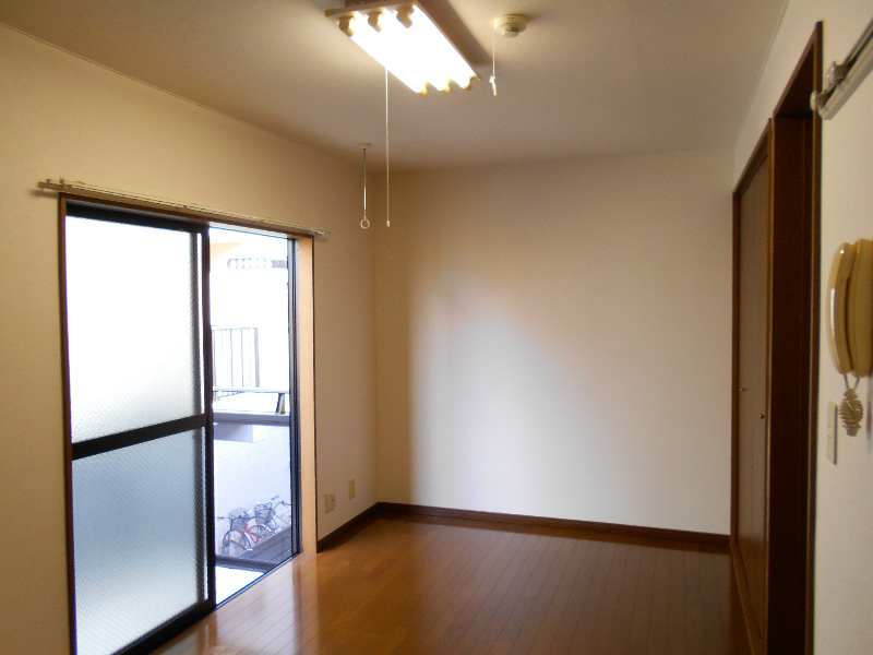 ソレーユ中央 リビング