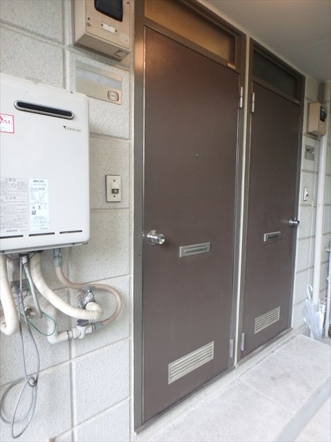 マンションカツマタ 玄関