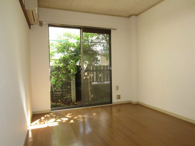 マンションカツマタ ベッドルーム