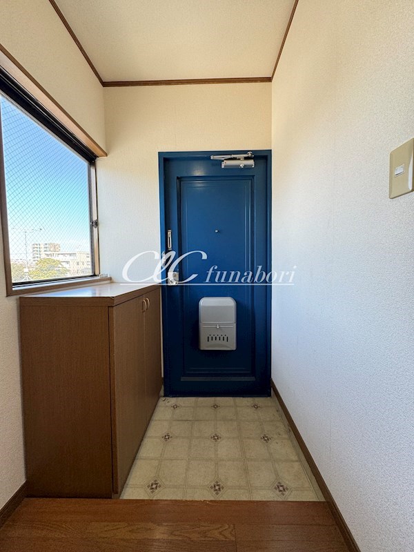 リカーハイツ 玄関