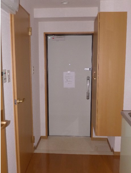 ウィステリア光進苑 玄関