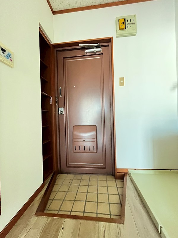 マンションサトウ  玄関