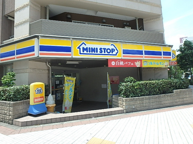 プライムアーバン日本橋横山町  コンビニ