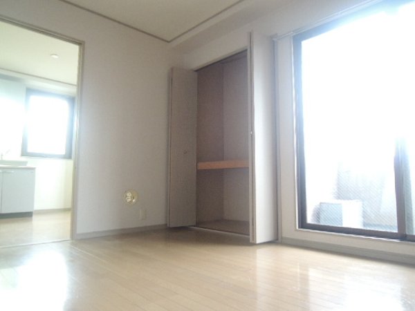 増渕ビル  ベッドルーム