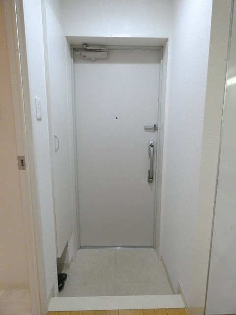 メゾンコルニス   玄関