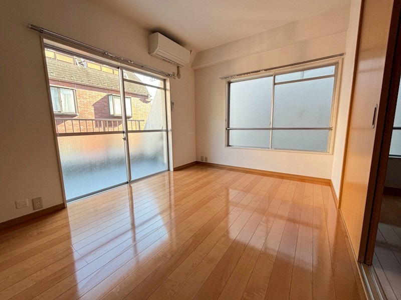 高久ビル ベッドルーム