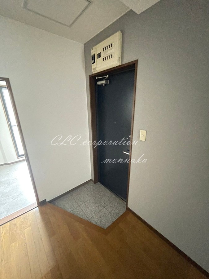 スズキプロセスビル 玄関