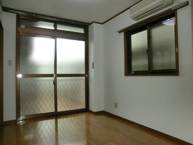 ＫＭハイツ ベッドルーム