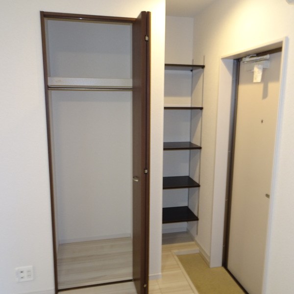 スカーラ・ネーロ  玄関