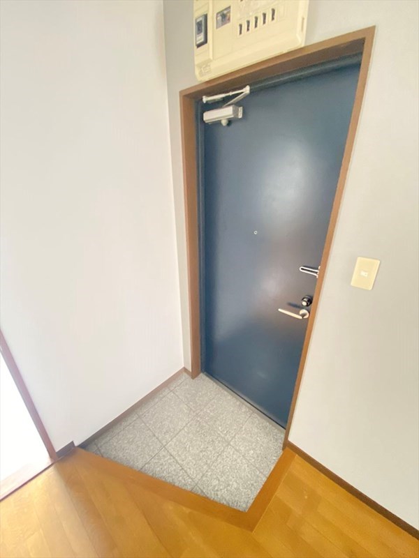 スズキプロセスビル   玄関