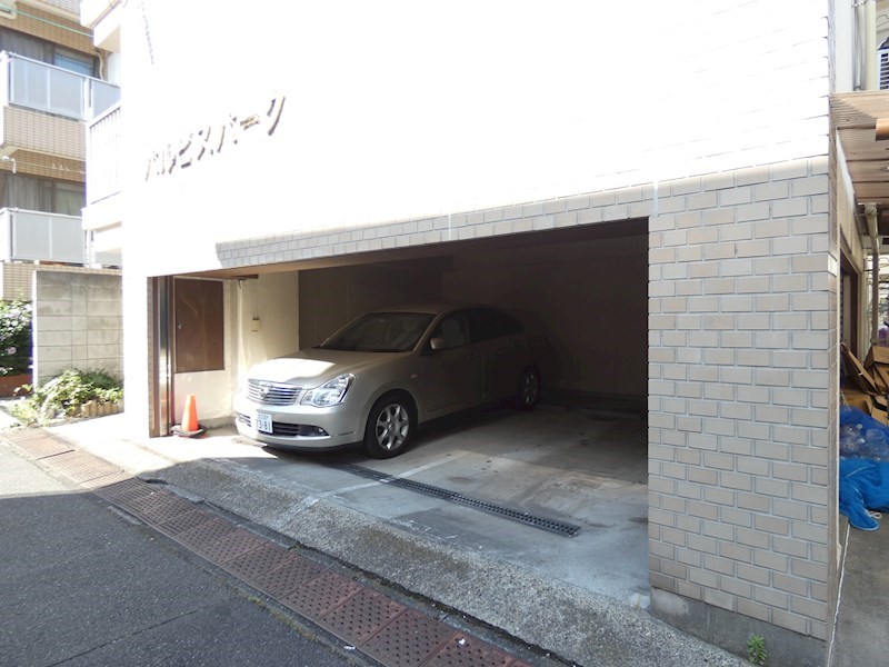 パルビスパーク  駐車場