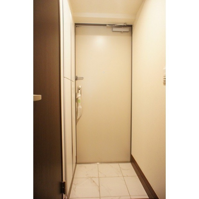 メゾンピオニー日本橋浜町  玄関