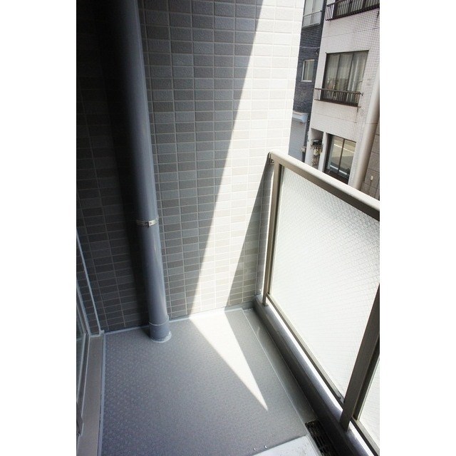 メゾンピオニー日本橋浜町  ベランダ