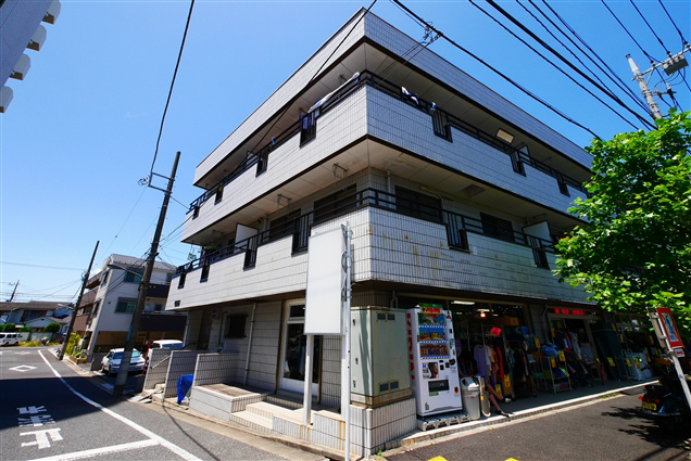 セラージュエノモト     205号室 外観