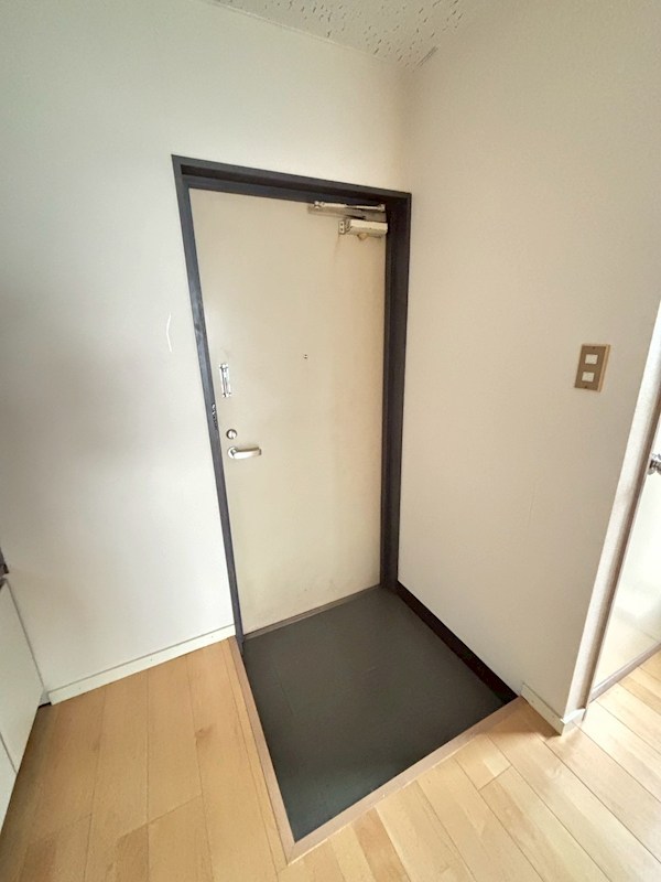 内藤ビル 玄関