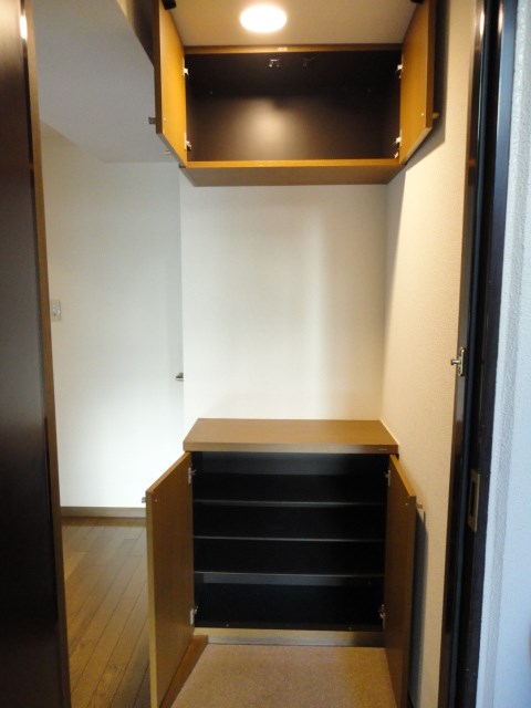 ファインクレストお花茶屋 玄関